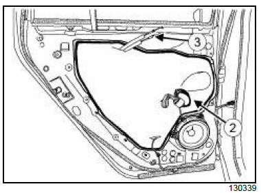 Opening element sealing