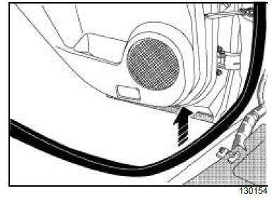 Opening element sealing